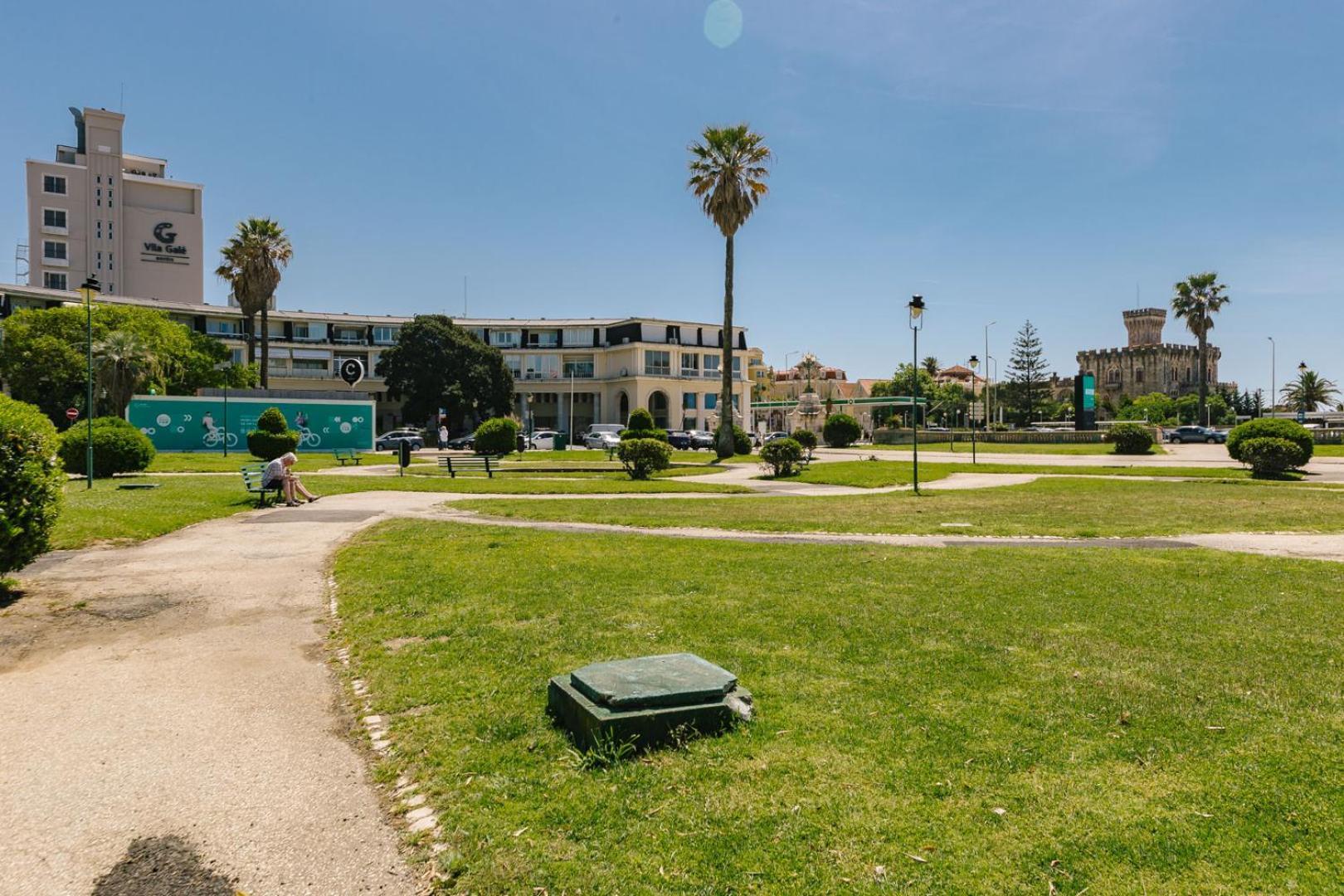 Rent4Rest Estoril Beachfront Apartments Екстериор снимка